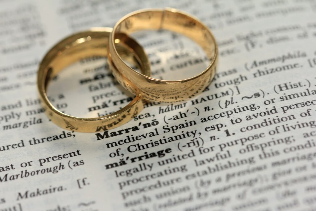 Des idées de texte originales pour la gravure de vos alliances de mariage.